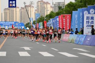 乔治半场13中5拿下13分5板 次节4中0没有得分